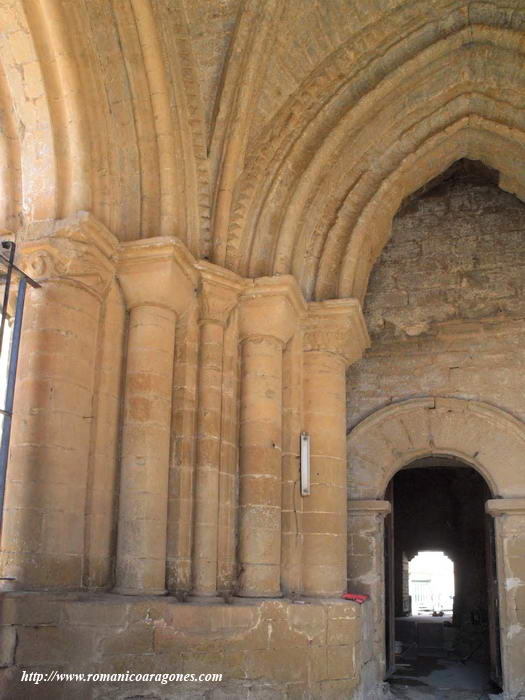 ENSAMBLAJE DE TORRE-PORCHE Y PORTADA SUR DEL TEMPLO